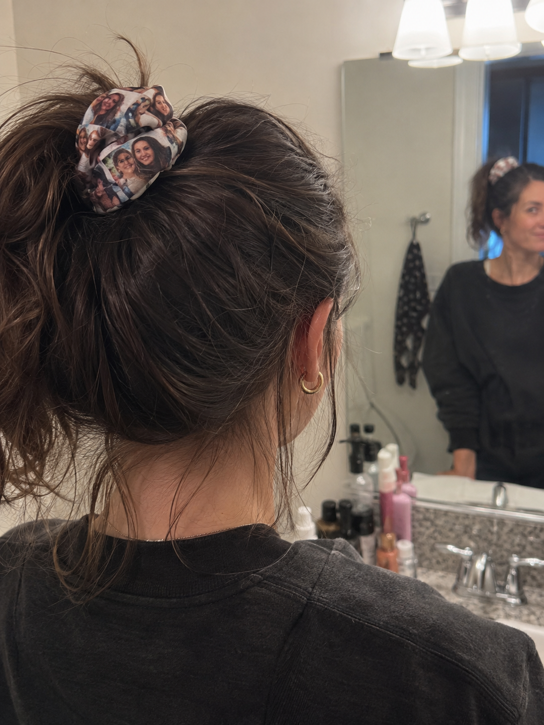 Hair scrunchie printed with little friends photo details