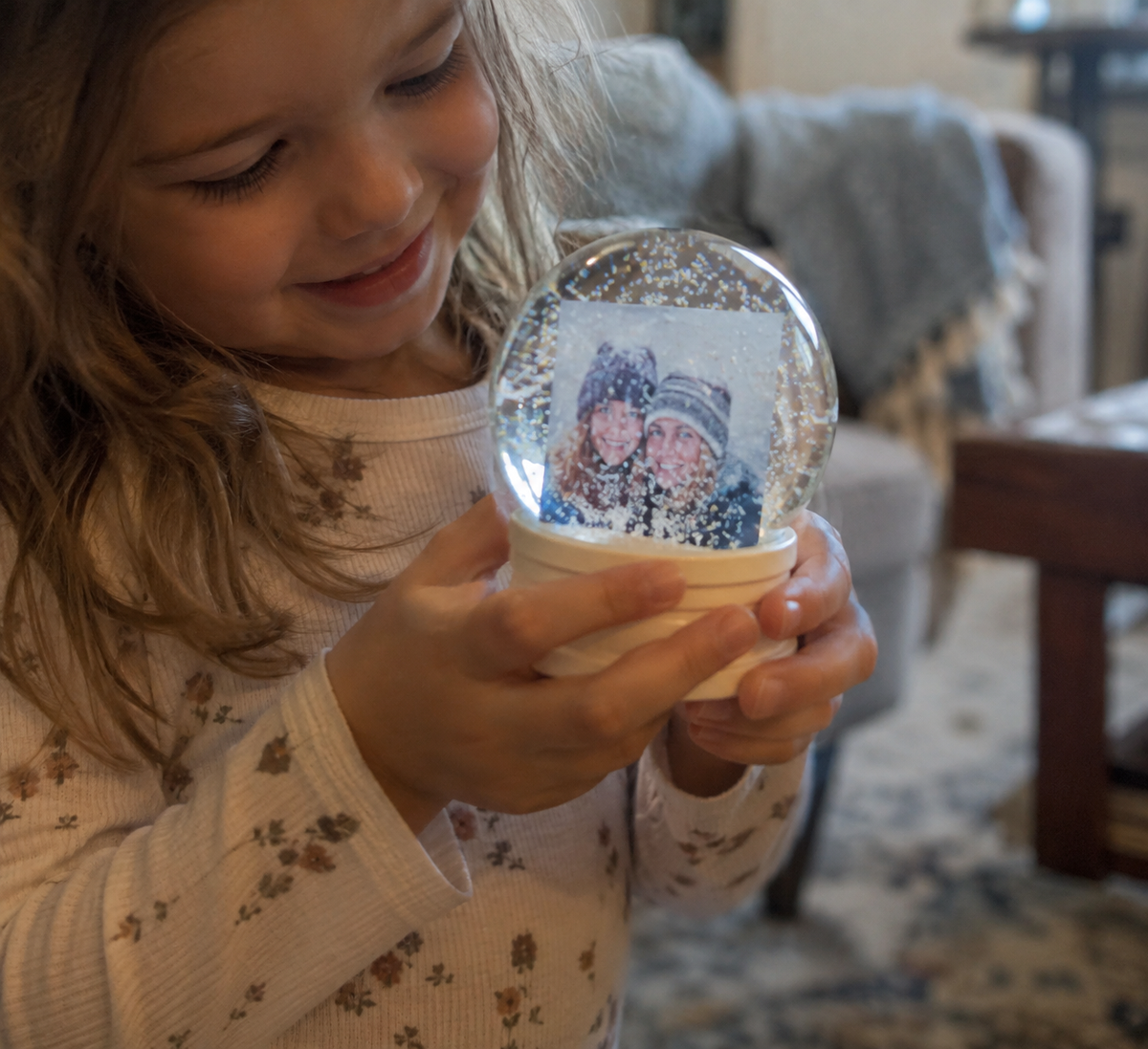 Snow Globe: personalized photo lifestyle example 3