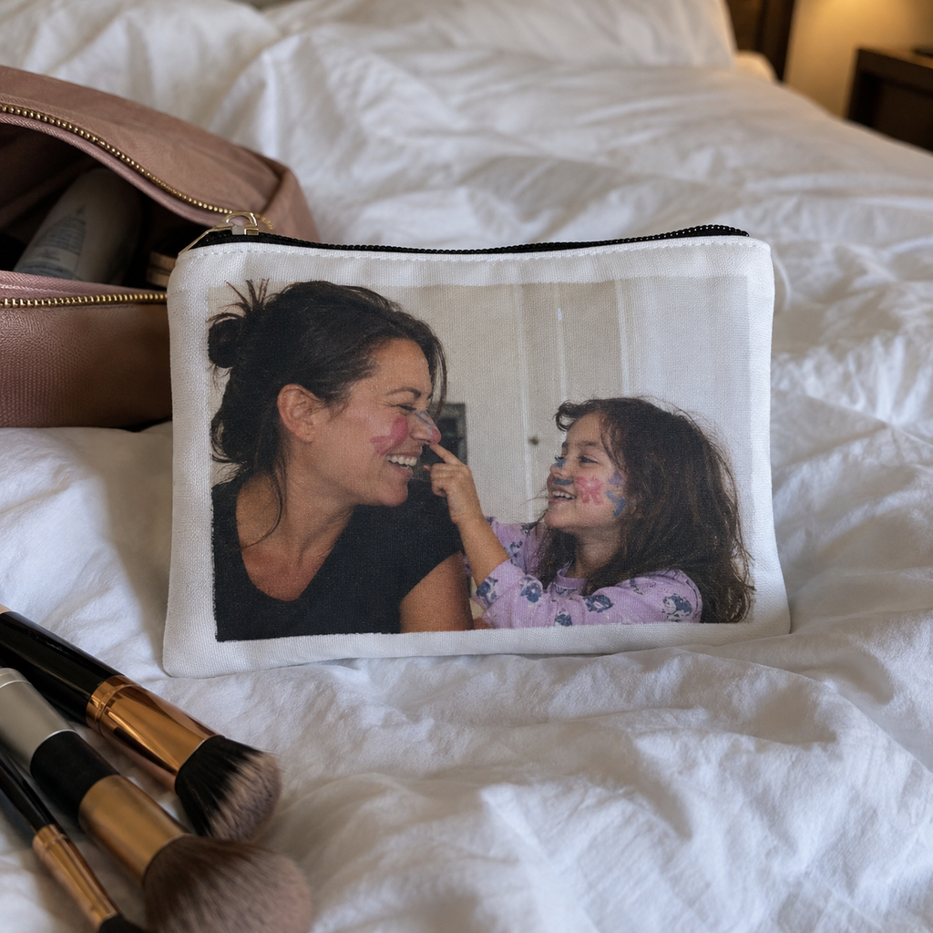 Small everyday pouch printed with a happy mother and daughter.
